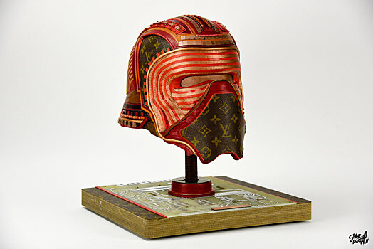 Лайфхак: если у вас завалялась сумка Louis Vuitton, сделайте из нее шлем Дарта Вейдера!