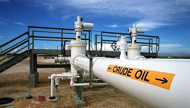 Саудовская Аравия продолжает сокращать добычу нефти
