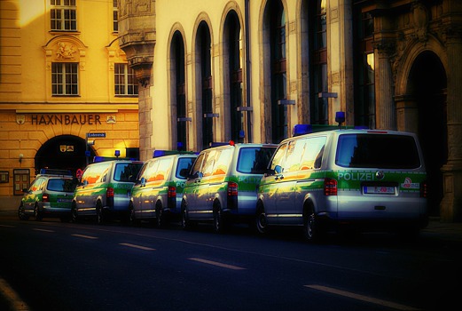 Во Франкфурте-на-Майне молодежь напала на полицейских