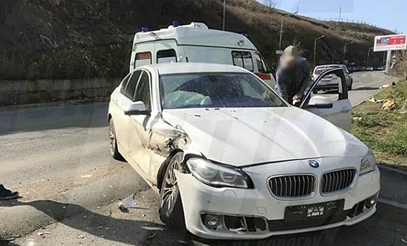 Во Владивостоке Nissan Terrano «влетел» в BMW