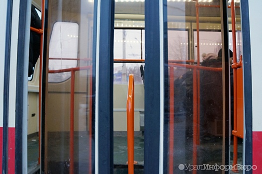 В Екатеринбурге депутат прокатился в трамвае и предложил его оптимизировать
