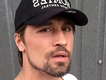 Артисты устроили флешмоб против продажи «Русского радио»