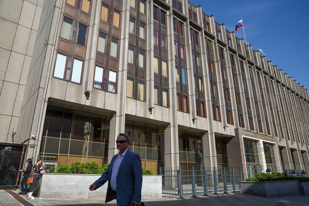 В Совфеде предложили создать клуб миллионеров ради решения одной проблемы в России