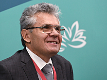 Президента РАН наградили за развитие нанотехнологий