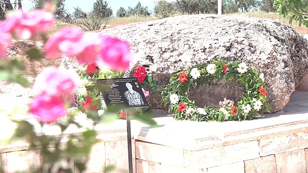 «Защитил мир»: в Сирии открыли мемориал на месте гибели Героя России Романа Филипова