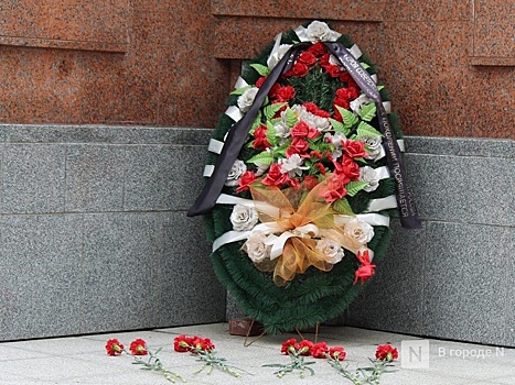 Памятник воину в центре Володарска отремонтировали после вмешательства прокуратуры