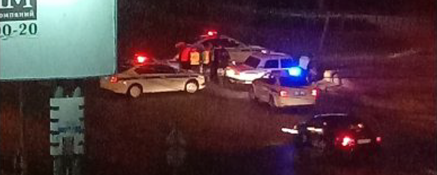 В Новосибирске нарушитель ПДД врезался в столб