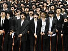 Сотни «Чарли Чаплинов» собрались в поместье знаменитого актера