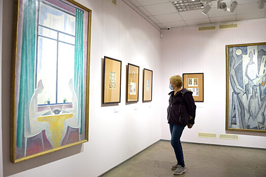Выставка заслуженного художника России Михаила Аникеева проходит в картинной галерее Балашихи