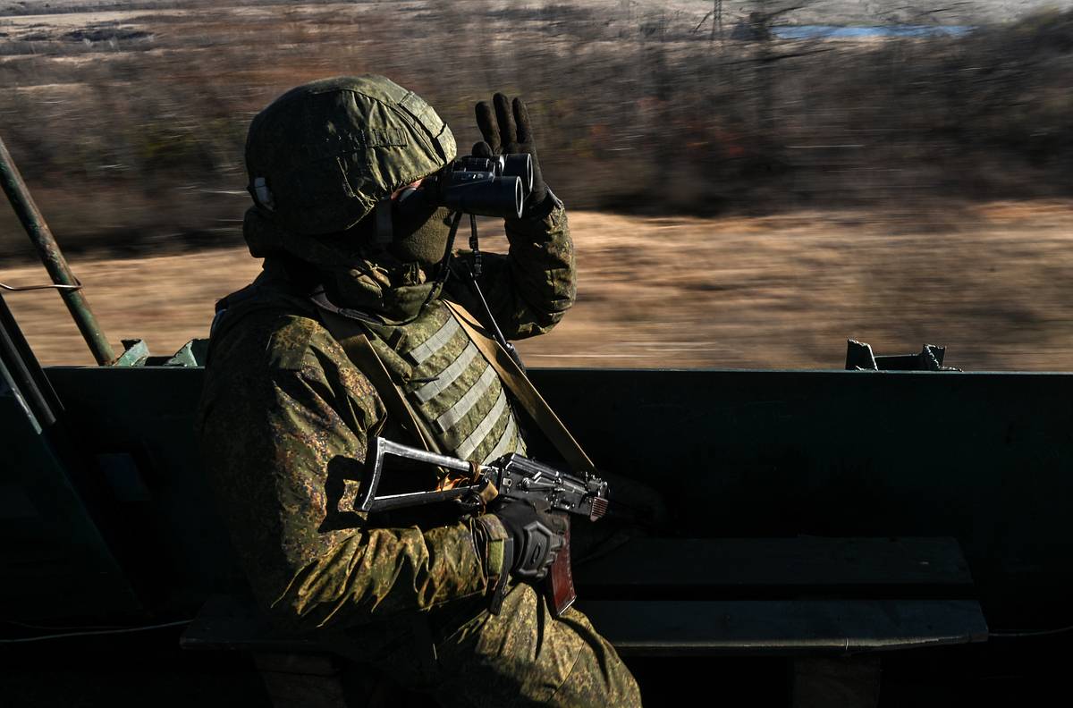 Неизвестный летательный аппарат нашли лежащим в поле в российском регионе