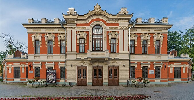 В Пскове обсуждают создание центра национальных театров