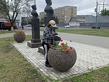 Оренбургские коммунальщики продолжают приводить в порядок городские улицы и скверы