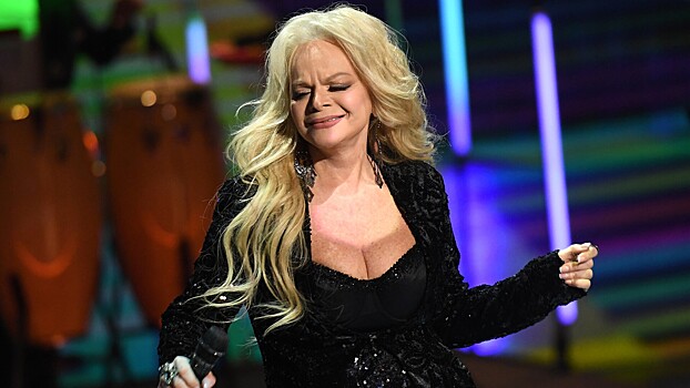 Кто в России зарабатывает на ошибке Долиной: главное о скандале вокруг певицы