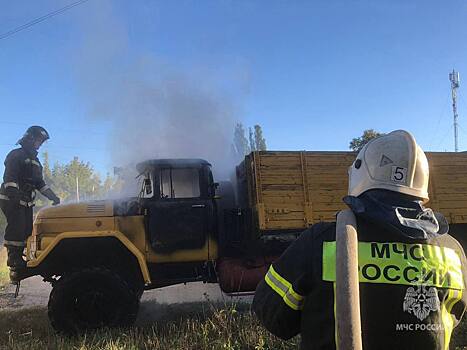 Курские пожарные потушили два горящих автомобиля за сутки