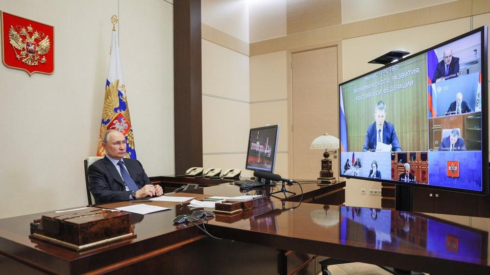 LIVE: Путин проводит в Москве совещание по экономическим вопросам