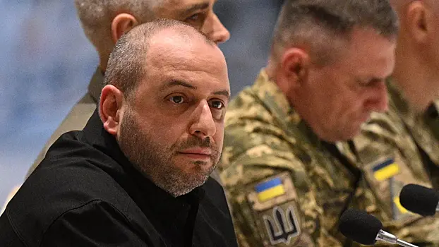 Умеров передал Мединскому документ о прекращении огня