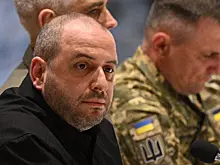 Умеров передал Мединскому документ о прекращении огня