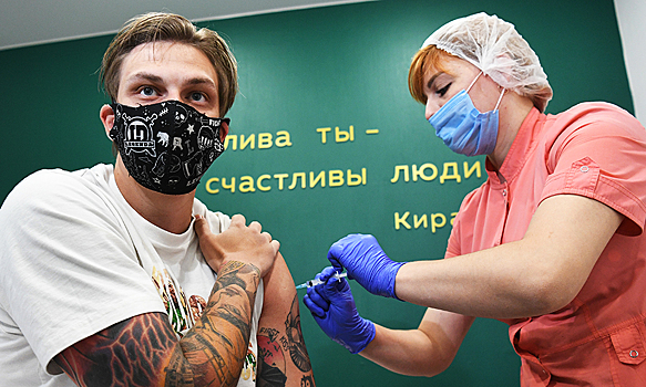Кремль объяснил недостаточный темп вакцинации в России