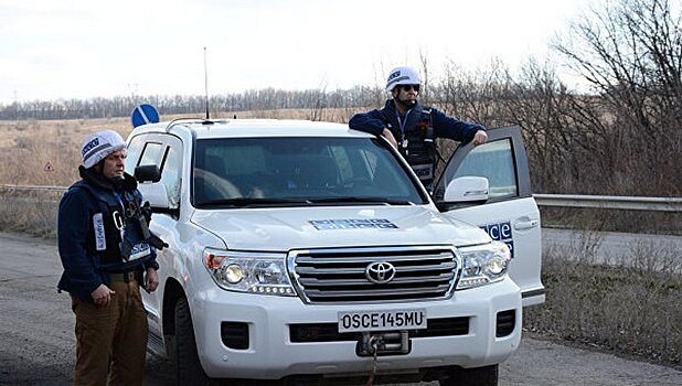 Наблюдатели ОБСЕ попали под обстрел в Донбассе