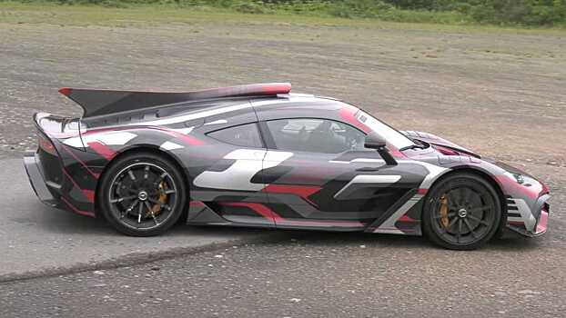 Спорткар Mercedes-AMG One пытается установить рекорд трассы Нюрбургринг