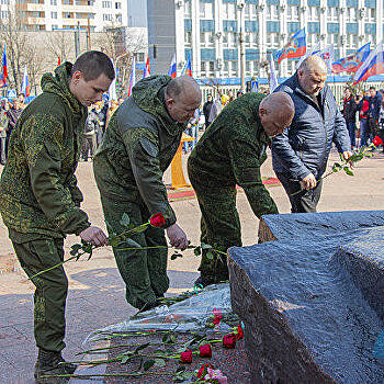 В ЛНР отпраздновали седьмую годовщину взятия СБУ в Луганске