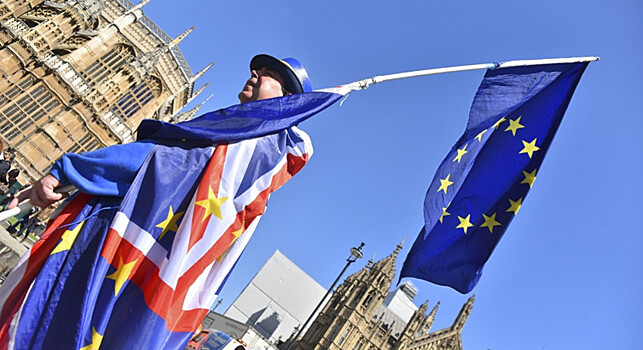 Британия пытается отложить выход из ЕС