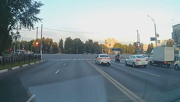 Авария с участием скорой помощи в Подольске попала на видео