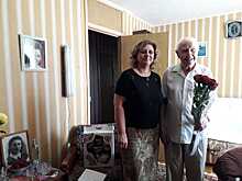 Представители управы района Якиманка поздравили ветерана Великой Отечественной войны с 90-летием