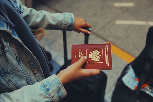 Некоторым категориям россиян смогут запретить выезд за границу