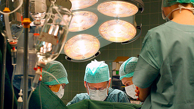 Московские онкологи удалили у пациента опухоль весом 20 килограмм