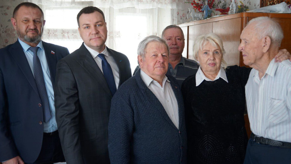 В Бузулуке ветерана ВОВ Василия Яковлева поздравили с 99-летием