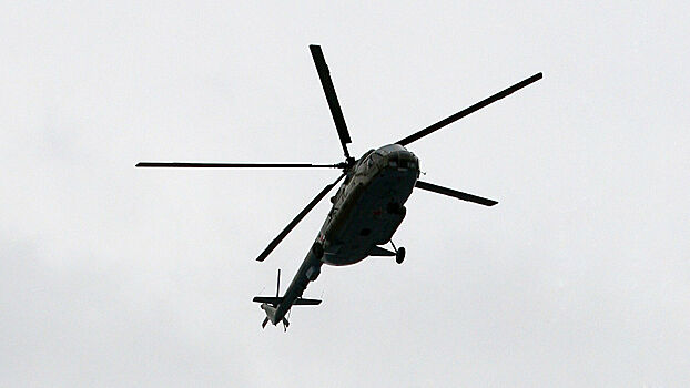 Вертолет экстренно приземлился на реку в Чите