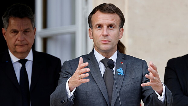 Макрон: Франция заинтересована в доверительных отношениях ЕС с РФ