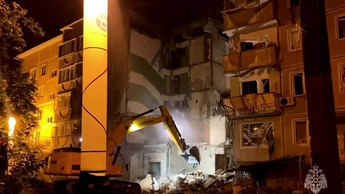 В Шебекино из-под завалов спасли шесть человек