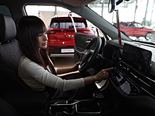 Расходы россиян на покупку новых автомобилей за месяц увеличились на 35,5%