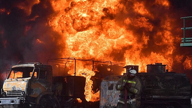 ТСН: в Киеве прогремели взрывы и начался сильный пожар