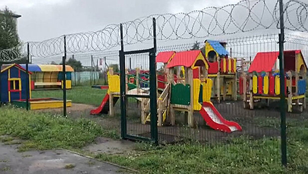 Детская площадка "строгого режима", или Защита от вандалов по-омски