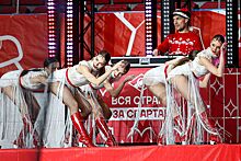 Чирлидерши «Спартака» устроили шоу, «Трактор» праздновал победу. Лучшие фото с матча