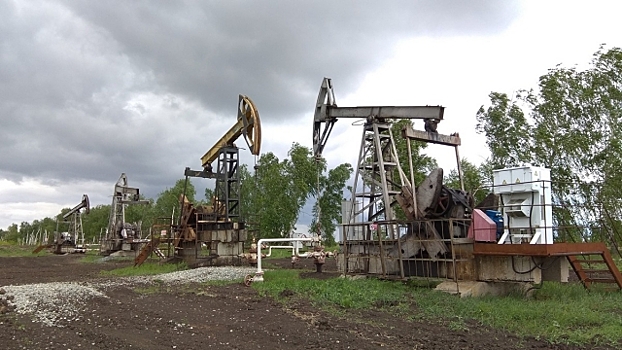 Нефть Brent осторожно тестирует уровень $74