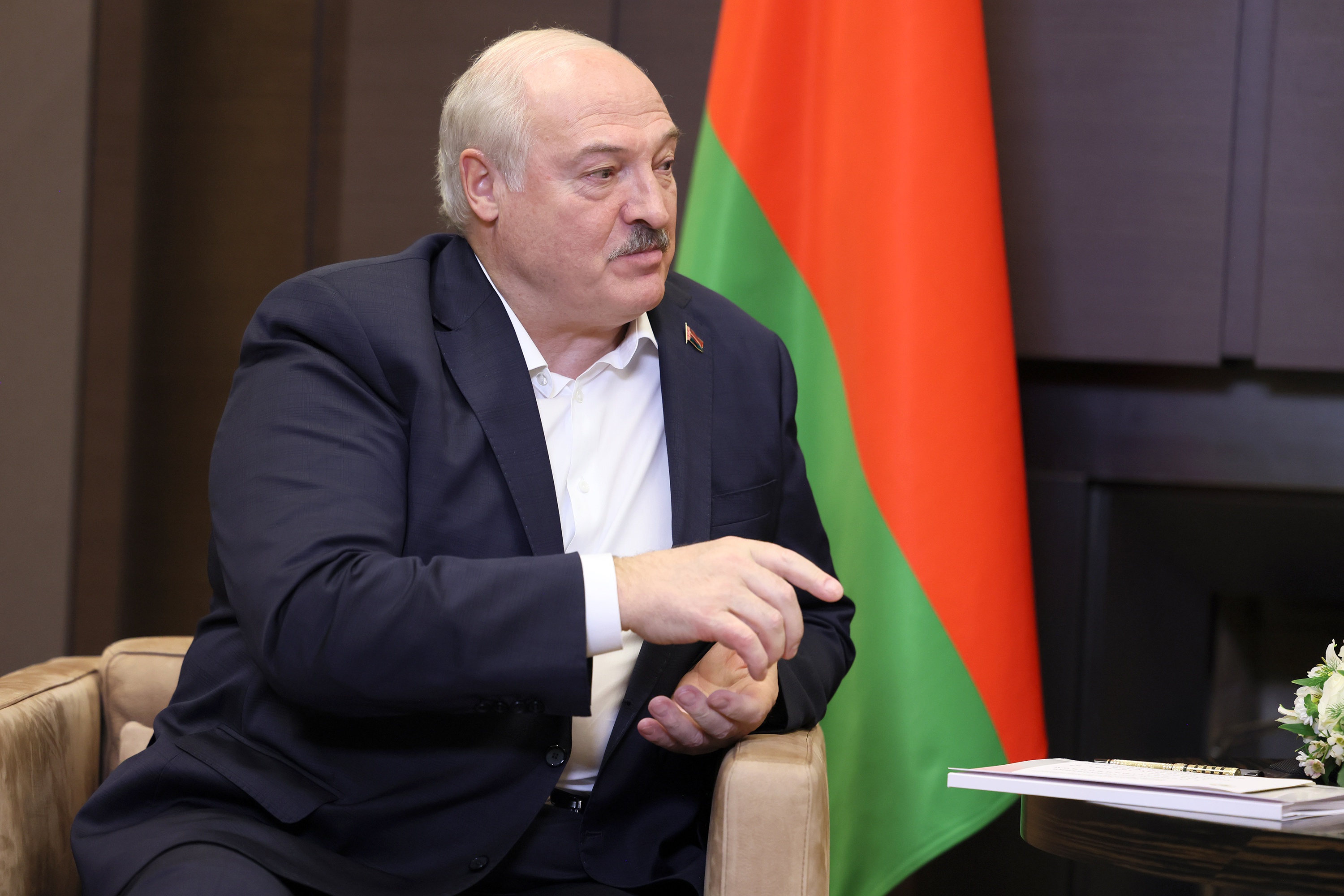 Лукашенко заявил о невозможности войны в Беларуси в современных условиях