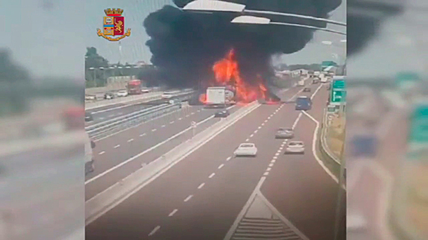 Смертельный огонь: момент ДТП и мощнейшего взрыва в Болонье сняли камеры наблюдения