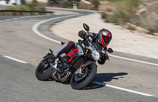 Mv Agusta показала живьем концепт Superveloce 800