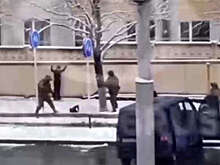 В Ставрополье на видео сняли задержание девушки, которая хотела взорвать авто офицера