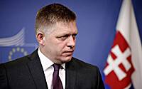 Появились кадры с места нападения на премьер-министра Словакии Фицо