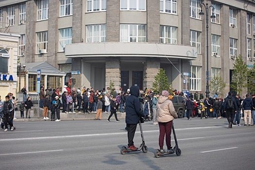 В думе Екатеринбурга придумали новые запреты для самокатов: «Боюсь выехать со двора»