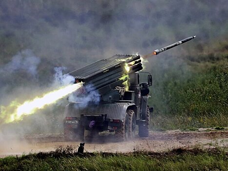 В России разработали новые корректируемые дальнобойные боеприпасы для РСЗО "Торнадо-Г"