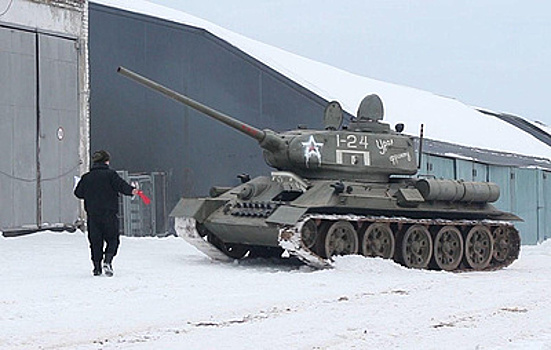 Военные восстановили головной танк колонны исторической техники для 9 мая в Екатеринбурге