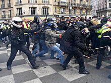 МФЖ назвала действия полиции против корреспондента РИА Новости расправой