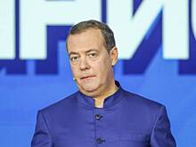 Медведев призвал снимать кино о войне