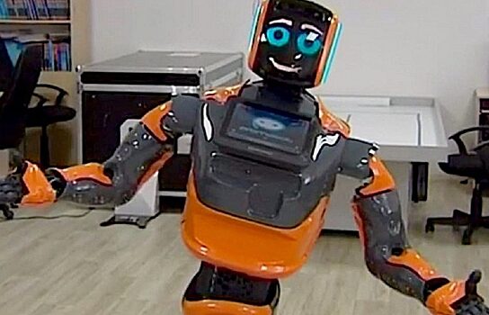 В Югре появился первый робот-учитель